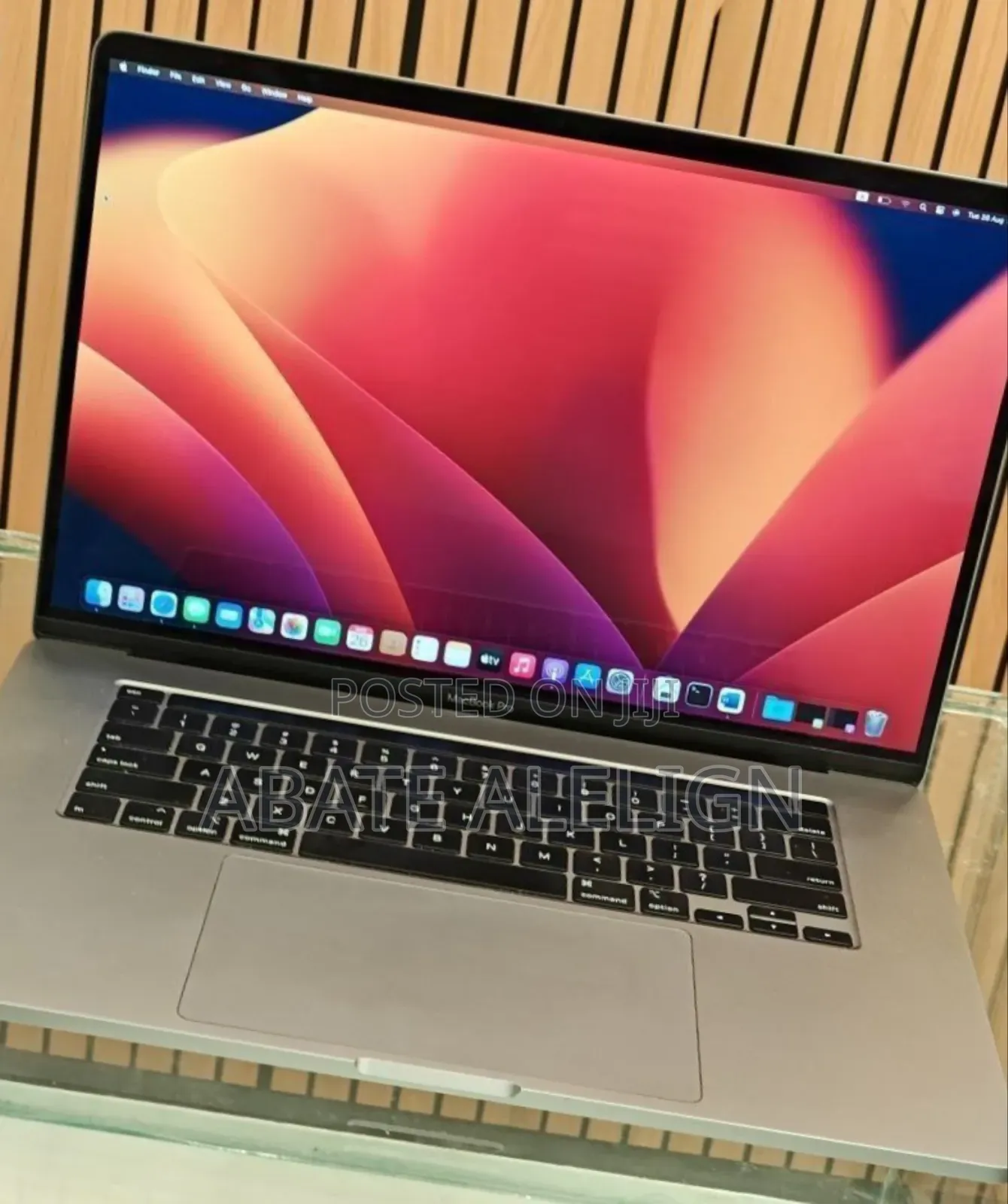 New Laptop Apple MacBook Pro 2019 16GB Intel Core I7 SSD 512GB