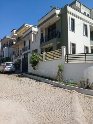 7bdrm House in Addis Abeba, Bole for sale