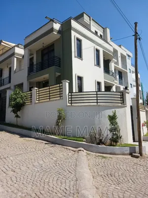 7bdrm House in Addis Abeba, Bole for sale