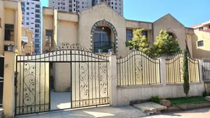 5bdrm House in Addis Abeba, Bole for sale