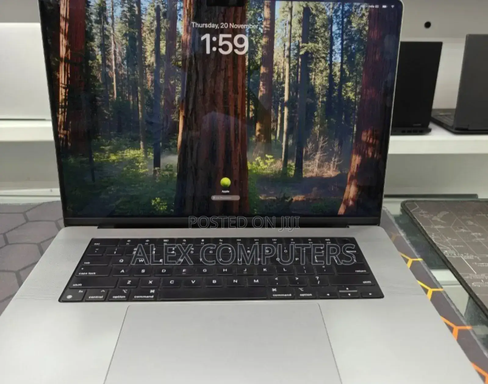 New Laptop Apple MacBook 16GB Apple M1 SSD 512GB