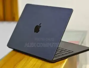 New Laptop Apple MacBook 18GB Apple M3 SSD 512GB