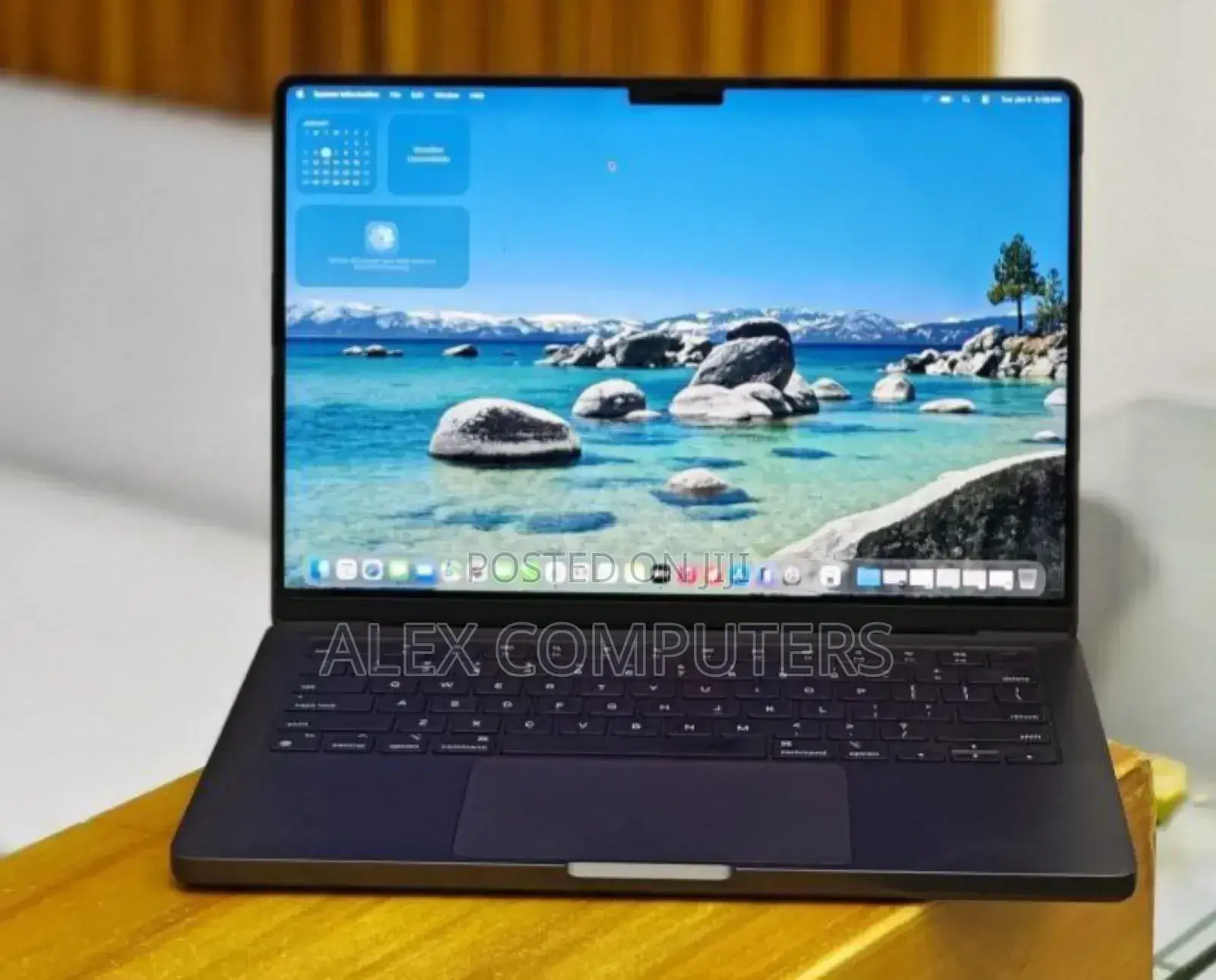 New Laptop Apple MacBook 18GB Apple M3 SSD 512GB