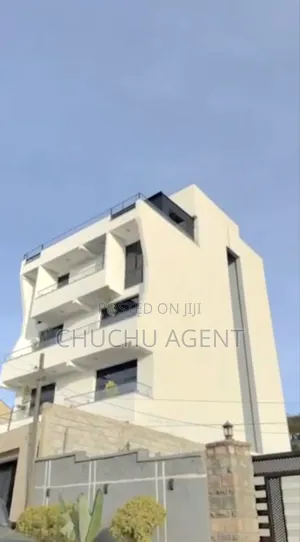 8bdrm House in Gullele for sale