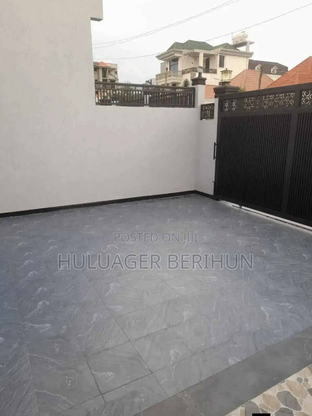 Furnished 4bdrm Villa in Bole for sale