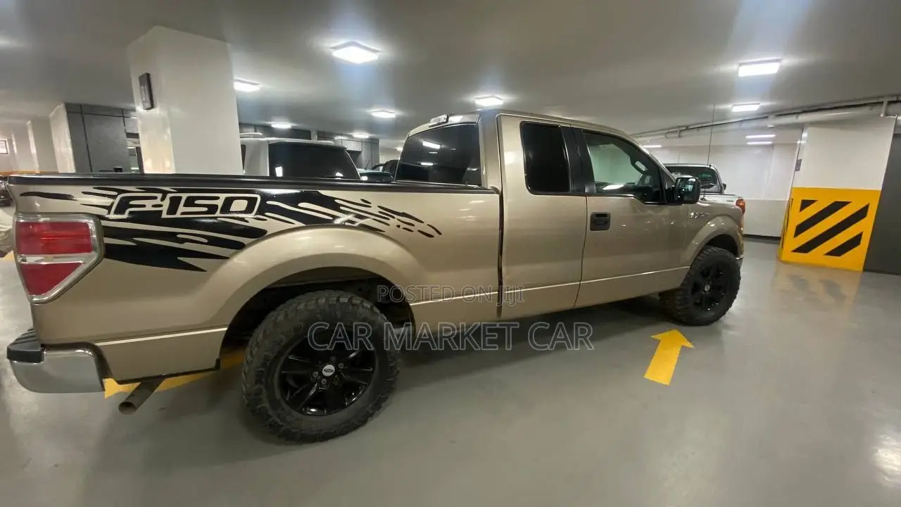 Ford F-150 FX2 2dr Regular Cab 6.5 ft. SB (3.5L 6cyl Turbo 6A) 2014 Gold