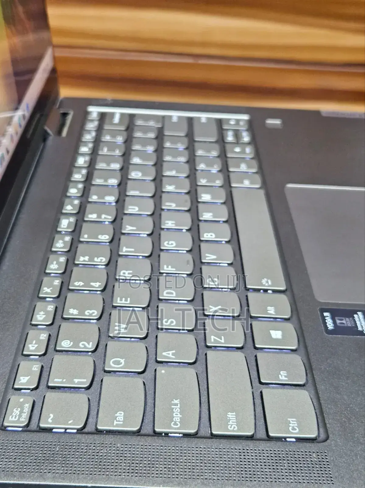 New Laptop Lenovo Yoga 7i 12GB Intel Core I5 SSD 512GB