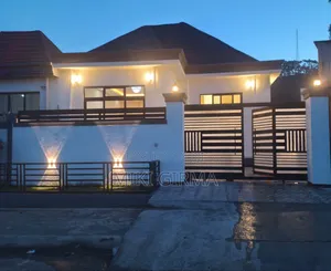 4bdrm Villa in አያት, Bole for sale