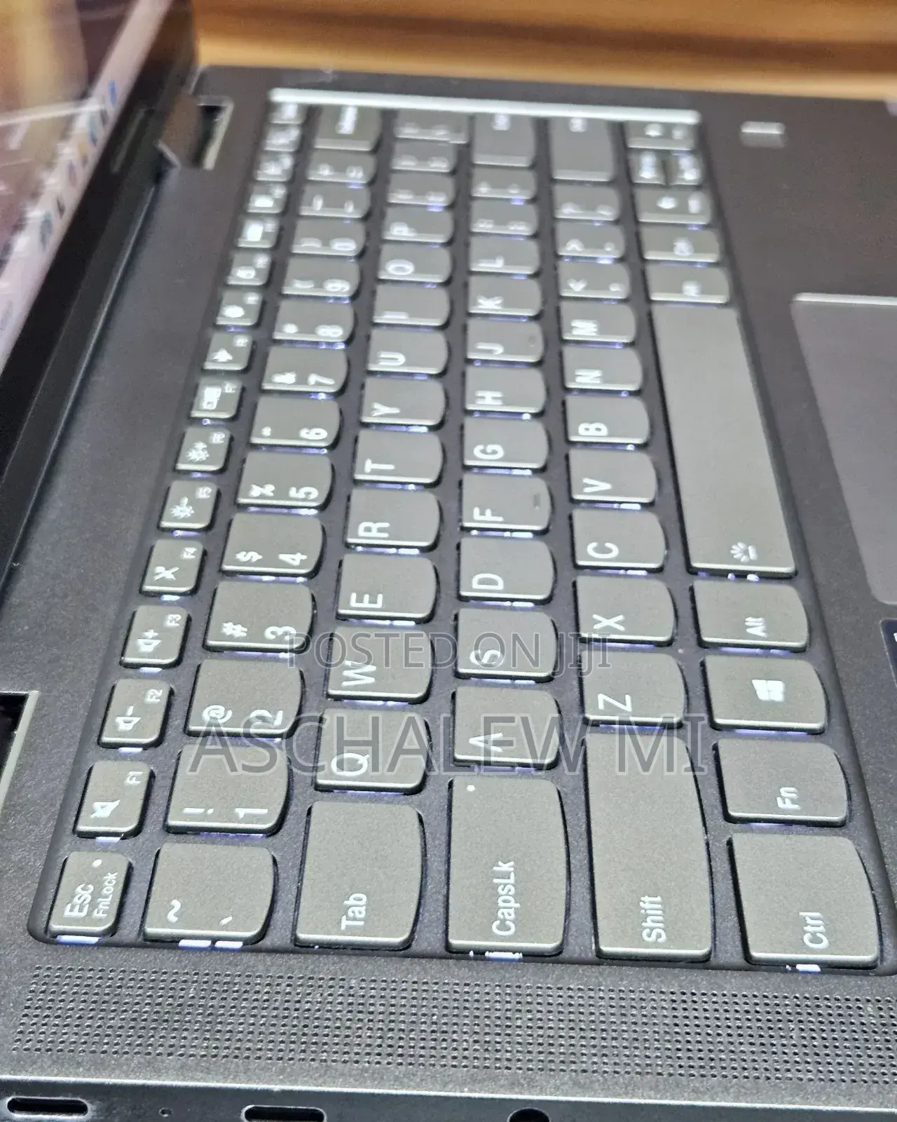 New Laptop Lenovo Yoga 7i 12GB Intel Core I5 SSD 512GB