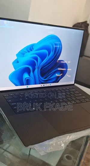 New Laptop Dell XPS 15 16GB Intel Core I7 SSD 512GB