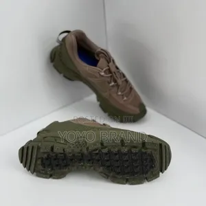 Nike Zoom Vomero Roam Mink Brown Fashion Sneaker