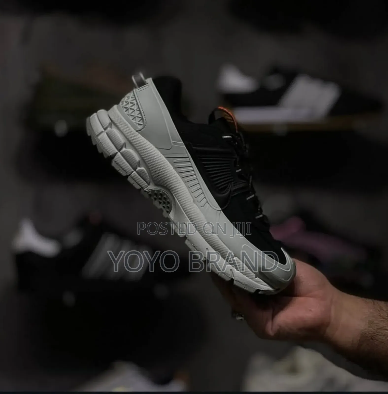 Nike Zoom Vomero 5 Light Silver Fashion Sneaker