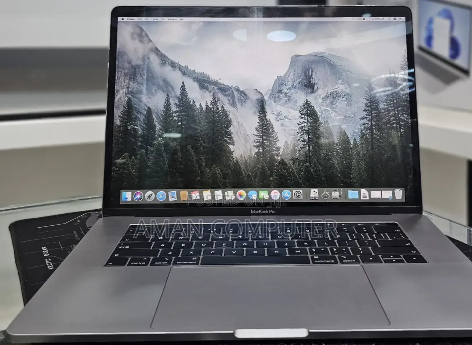 New Laptop Apple MacBook Pro 2019 16GB Intel Core I9 SSD 512GB