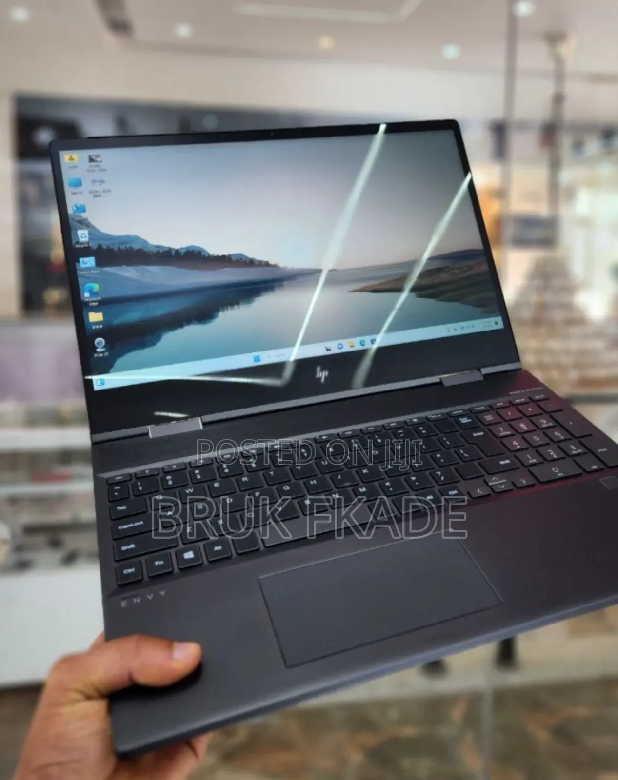 New Laptop HP Envy X360 8GB AMD Ryzen 7 SSD 256GB