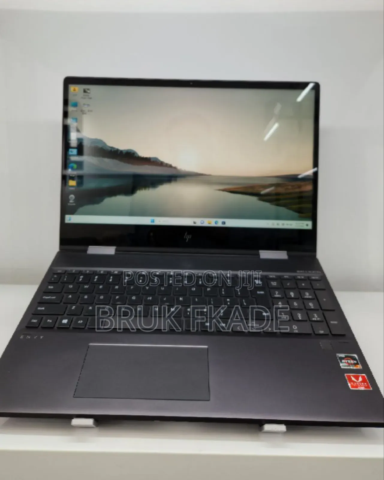 New Laptop HP Envy X360 8GB AMD Ryzen 7 SSD 256GB