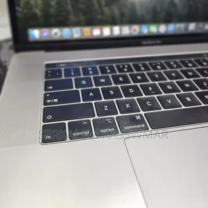 New Laptop Apple MacBook Pro 2019 16GB Intel Core I9 SSD 512GB