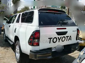 Toyota Hilux 2019 White