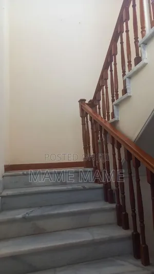 7bdrm House in Addis Abeba, Bole for sale