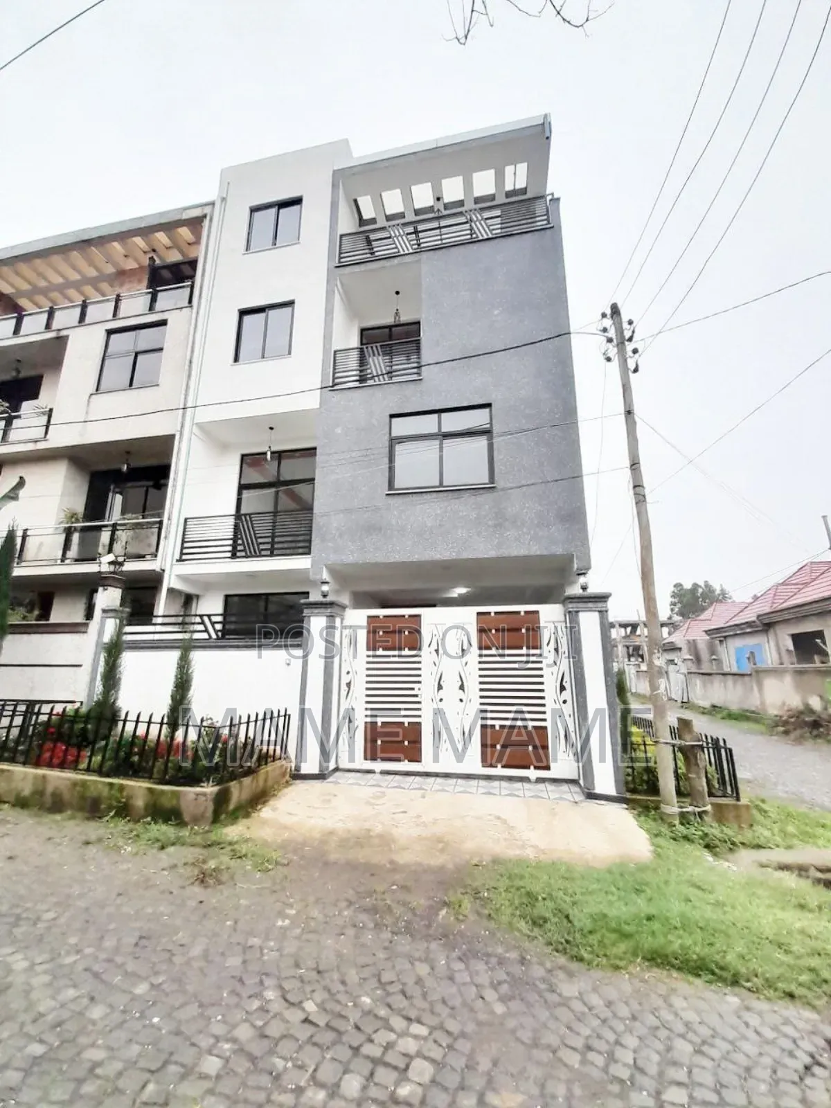 5bdrm House in Addis Abeba, Bole for sale
