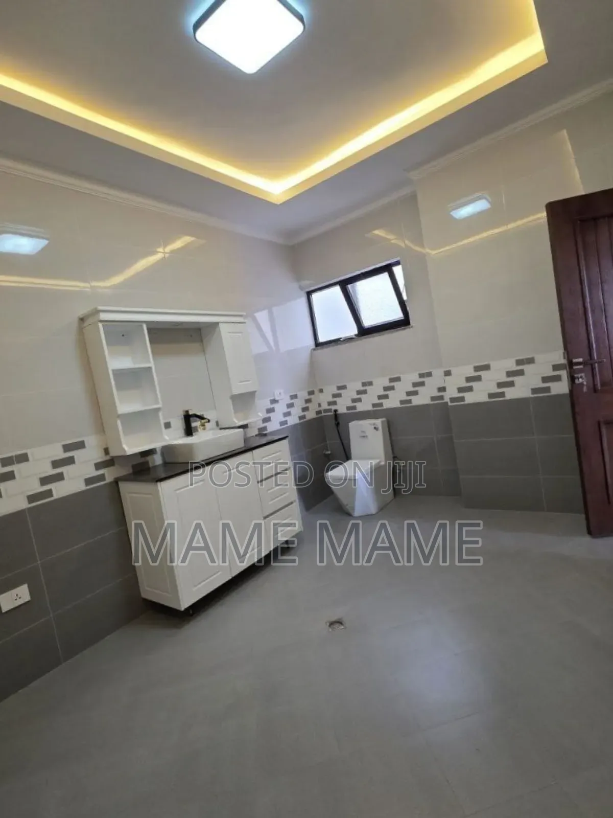 7bdrm House in Addis Abeba, Bole for sale
