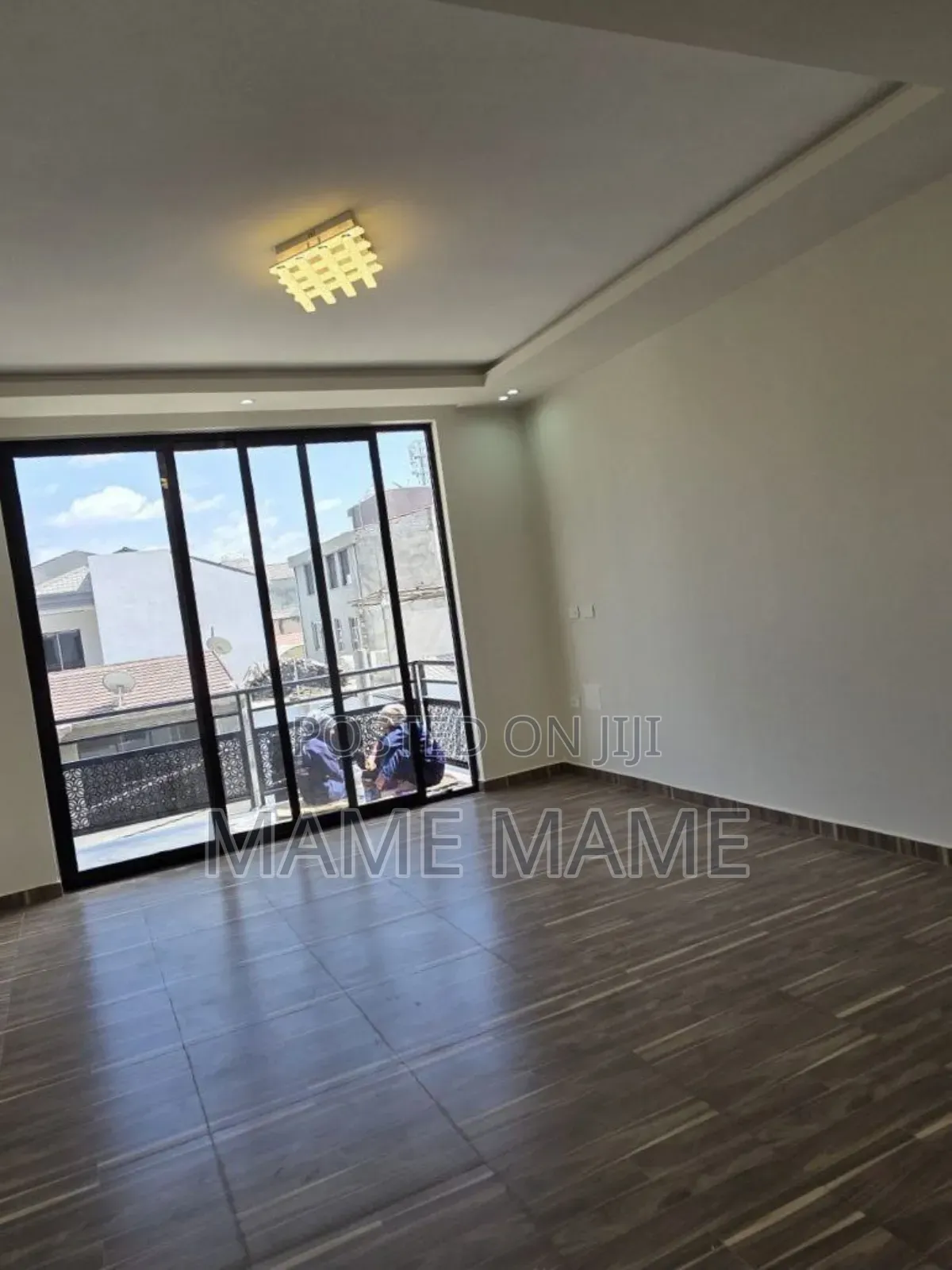 7bdrm House in Addis Abeba, Bole for sale