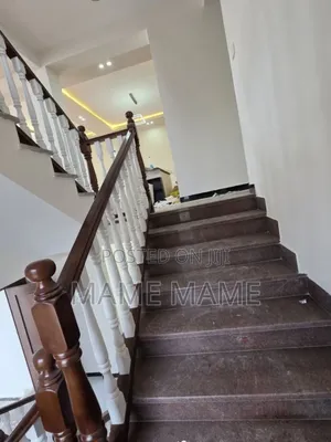 7bdrm House in Addis Abeba, Bole for sale