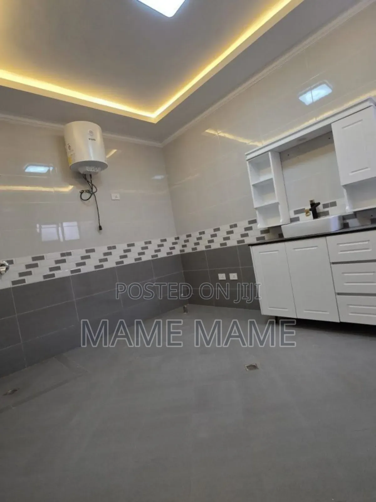 7bdrm House in Addis Abeba, Bole for sale