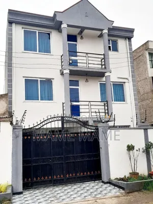 7bdrm House in Addis Abeba, Bole for sale