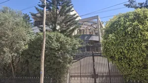 7bdrm House in Addis Abeba, Bole for sale