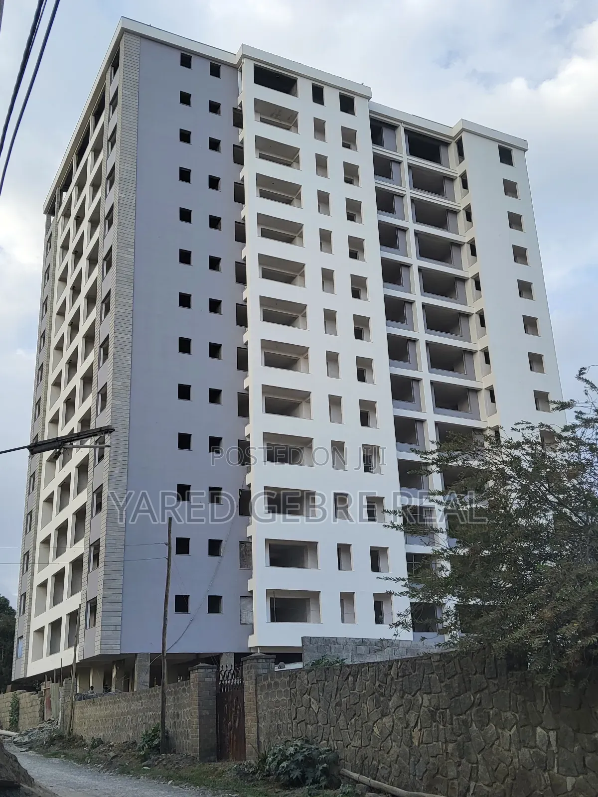 3bdrm Apartment in Cmc(Safari School, Yeka for sale