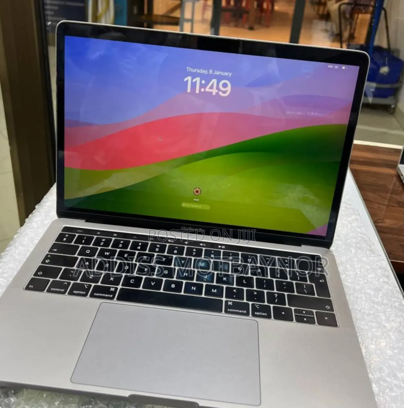 New Laptop Apple MacBook Pro 2019 8GB Intel Core I5 SSD 128GB