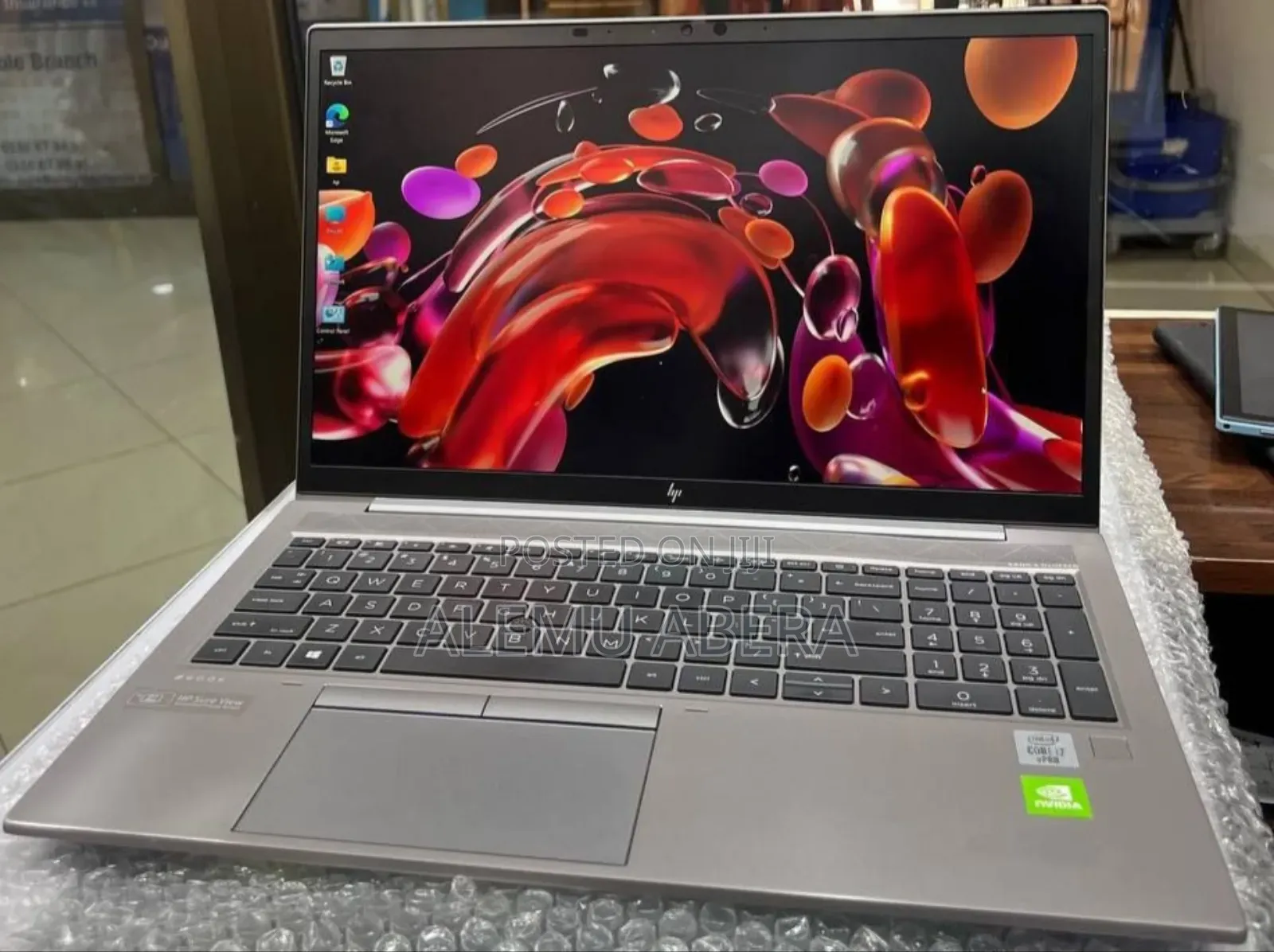 New Laptop HP ZBook Firefly 15 G7 16GB Intel Core I7 SSD 512GB