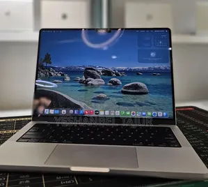 New Laptop Apple MacBook Pro 2025 M5 16GB Apple M5 SSD 512GB