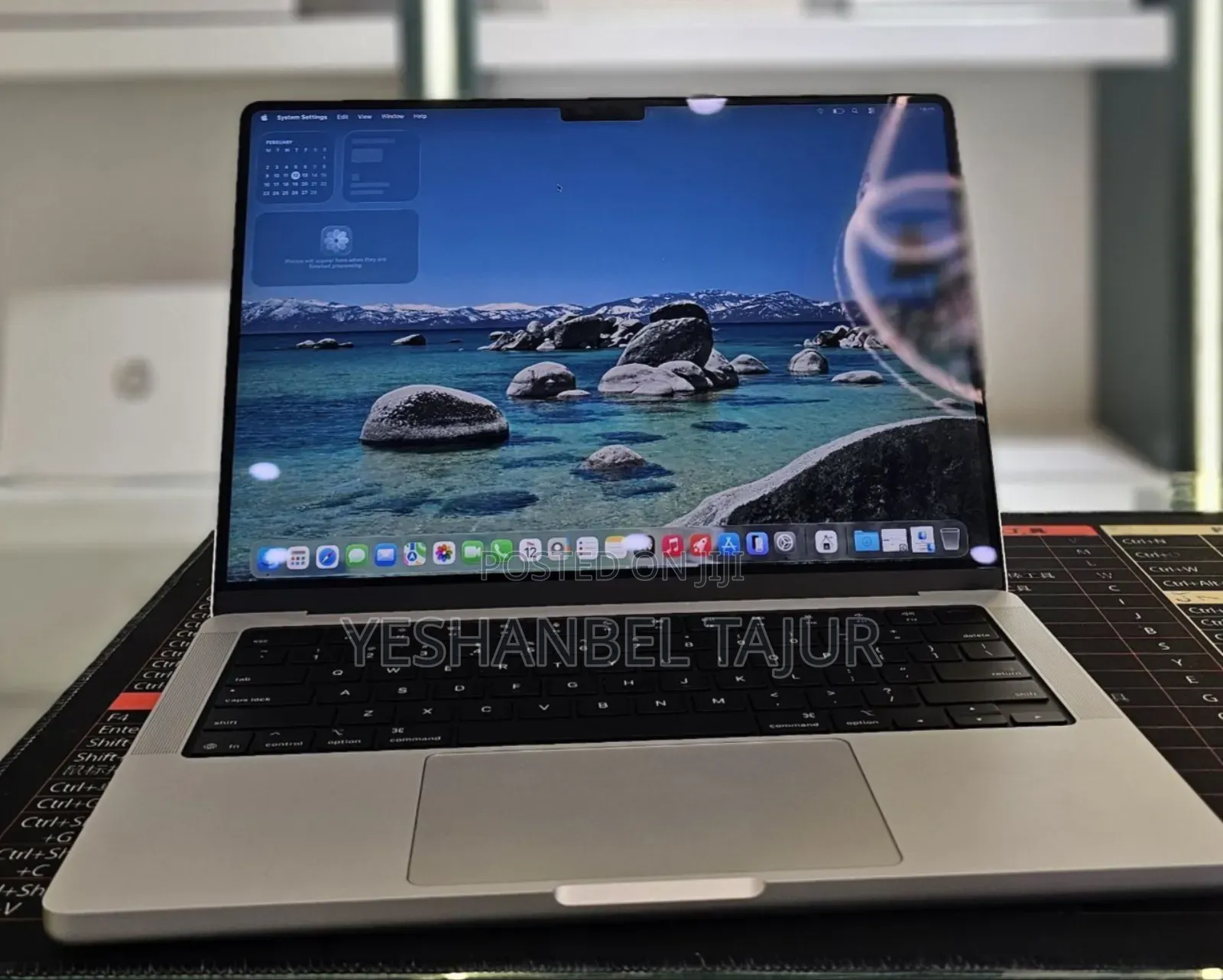 New Laptop Apple MacBook Pro 2025 M5 16GB Apple M5 SSD 512GB