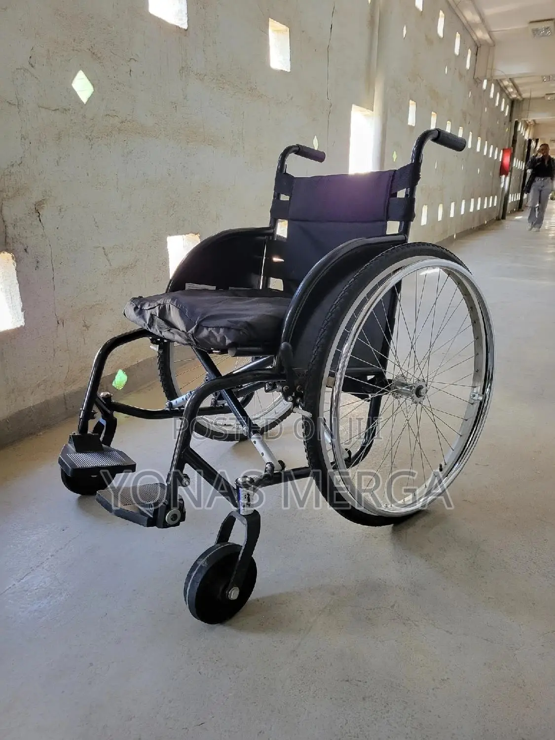 Normal Wheelchair飆凹equate 18-Inch Padded Seat Wheelchair