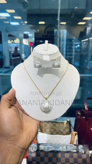 The Queens Jewelry
