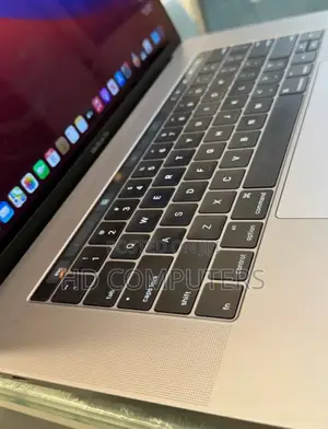 Laptop Apple MacBook Pro 2016 8GB Intel Core I7 SSD 256GB