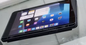 New Apple iPad 9.7 64 GB Silver