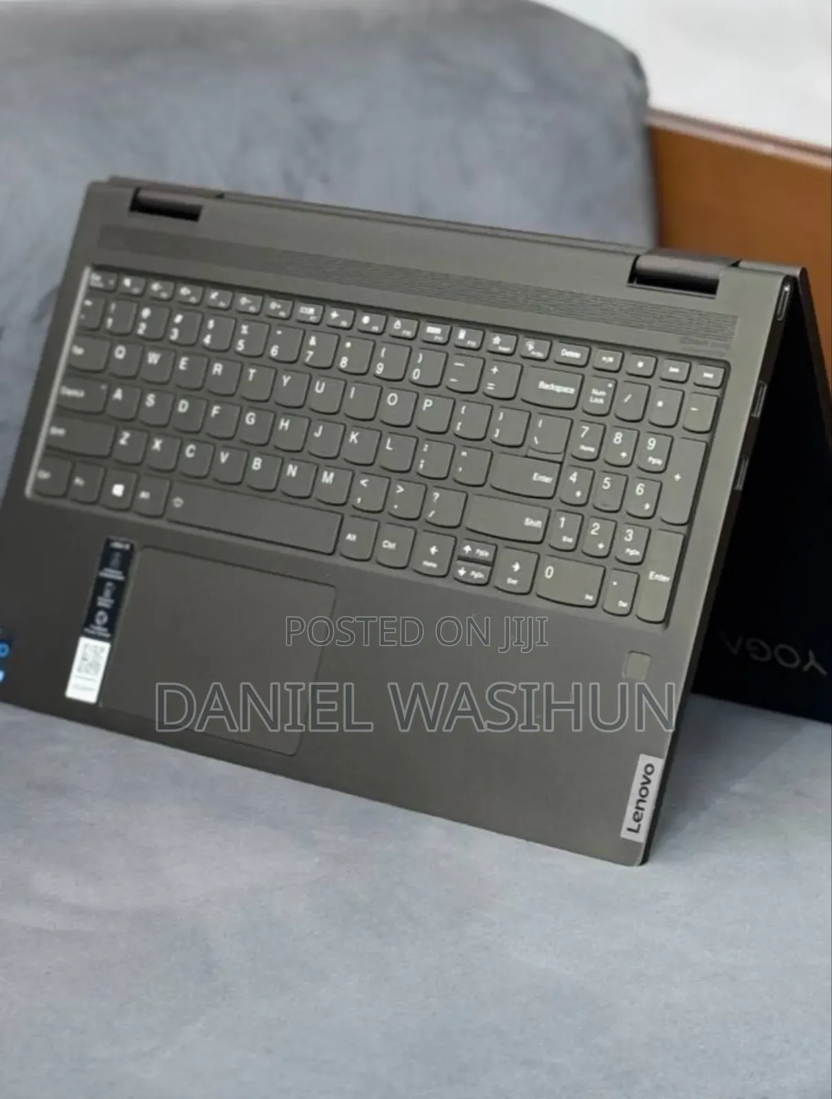 New Laptop Lenovo Yoga 7i 12GB Intel Core I7 SSD 512GB