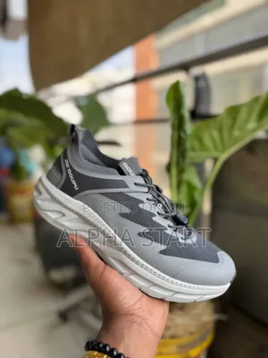 New Arrival Goupu Olo on Sneakers Made in Vietnam