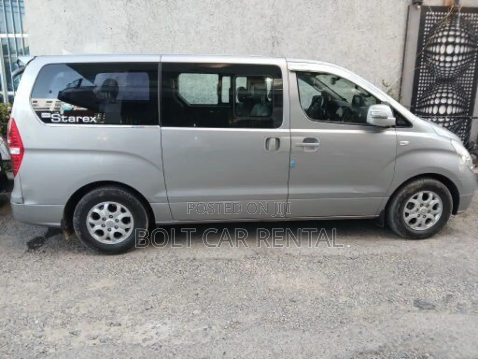 የሚከራዩ Hyundai Grand Starex Van መኪኖች አሉ!