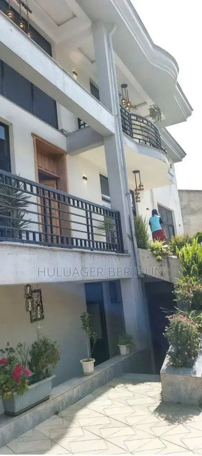 Furnished 7bdrm House in Yeka for sale