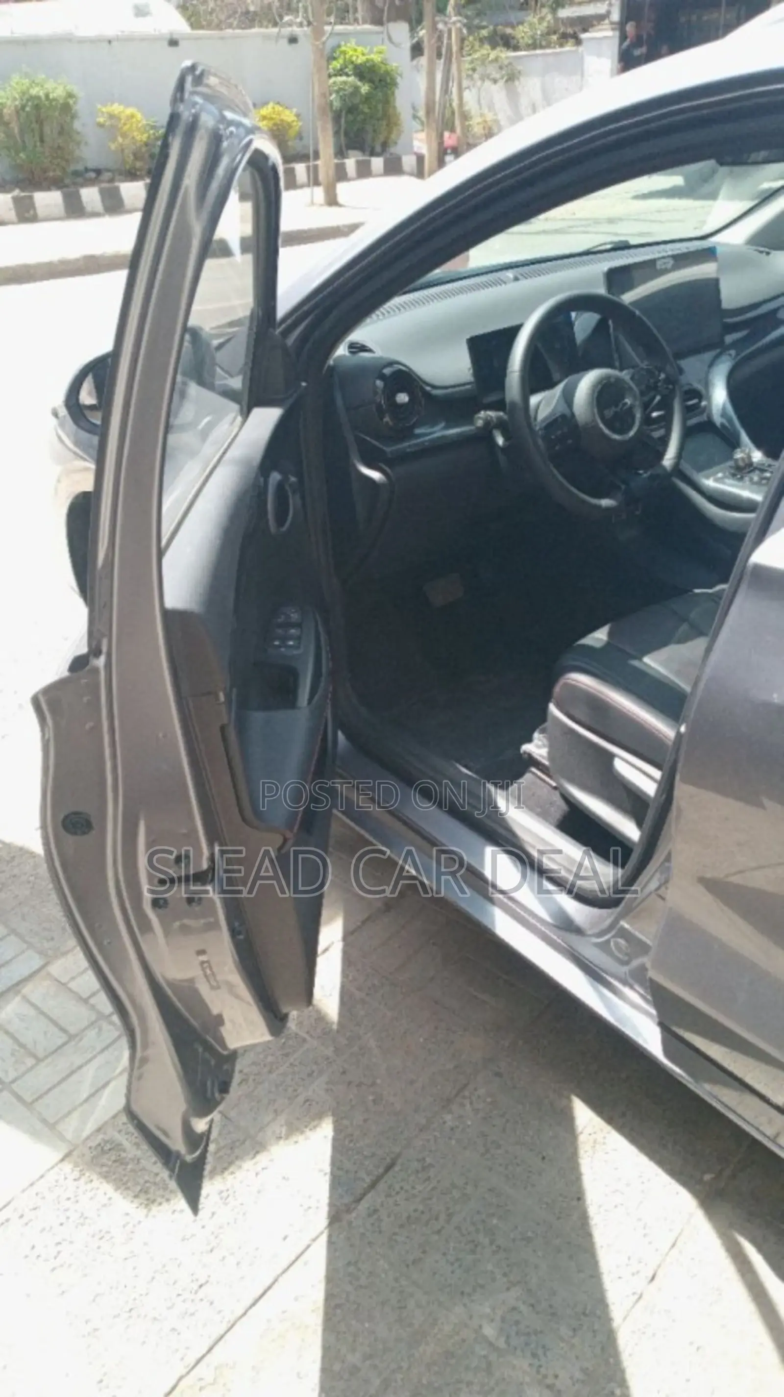 New BYD E2 43 kWh 94 hp FWD 2025 Silver