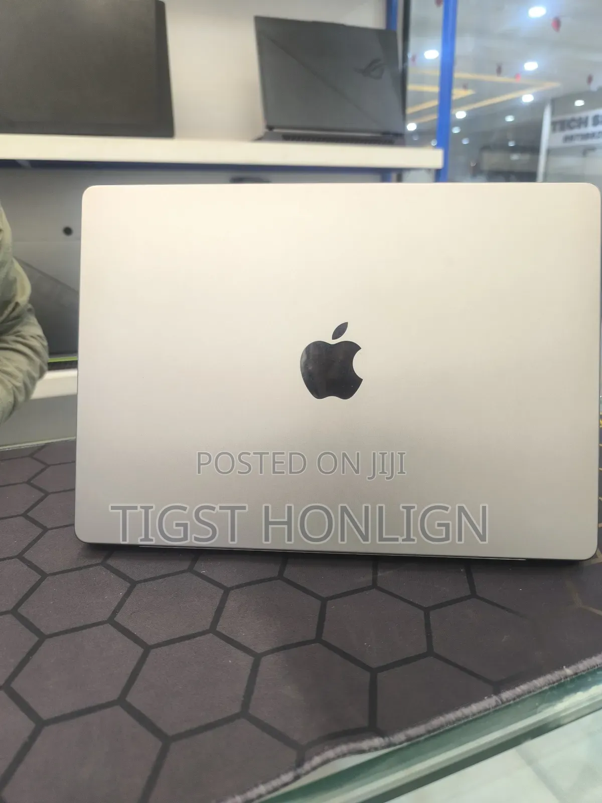 New Laptop Apple MacBook Pro M1 32GB Apple M1 Pro SSD 512GB