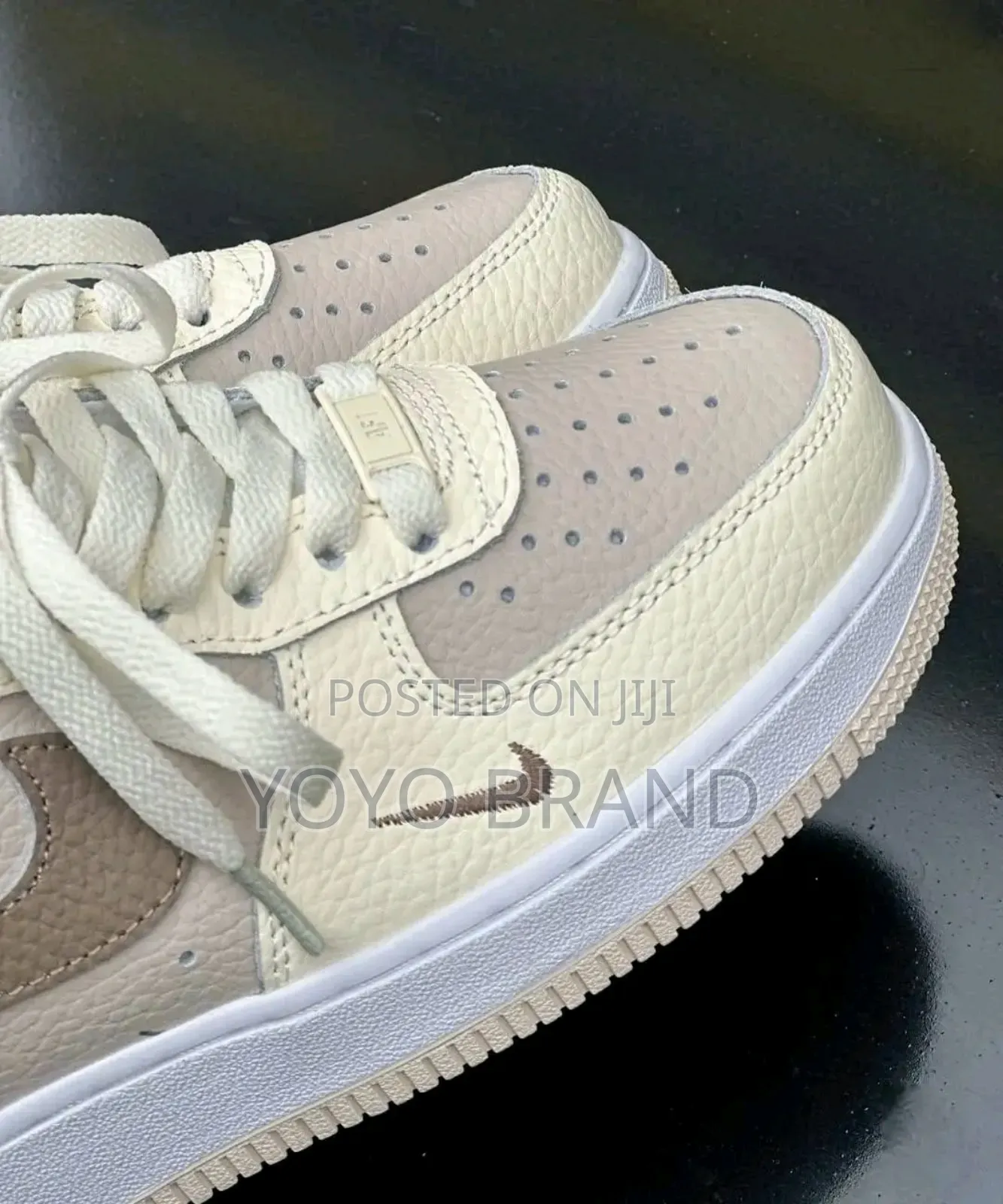 Nike Air Force 1 Low '07 Moon Fossil Fashion Sneaker