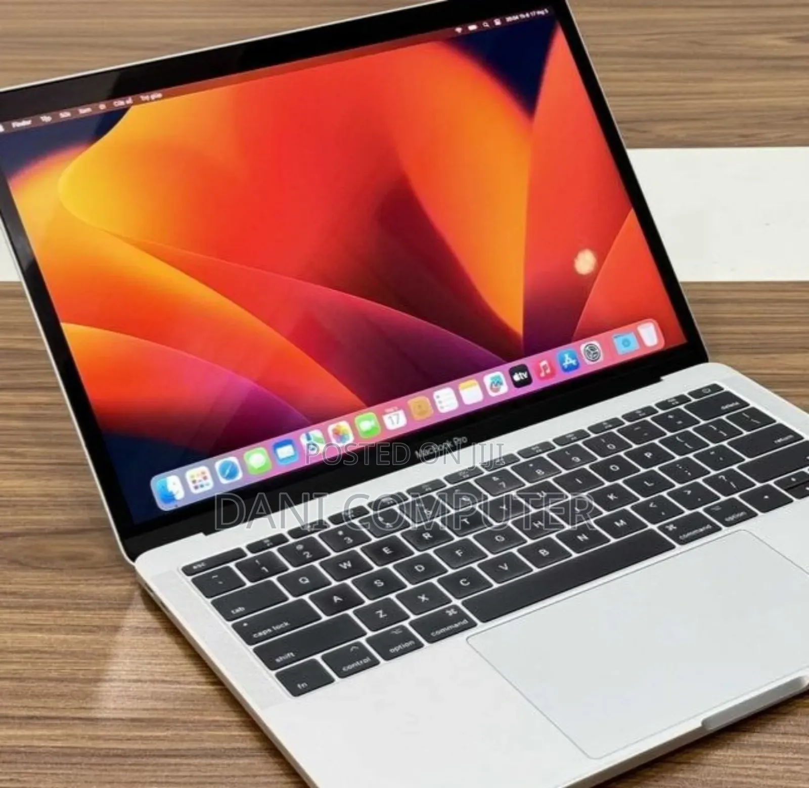 New Laptop Apple MacBook Pro 2017 16GB Intel Core i7 SSD 512GB