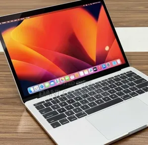 New Laptop Apple MacBook Pro 2017 16GB Intel Core i7 SSD 512GB