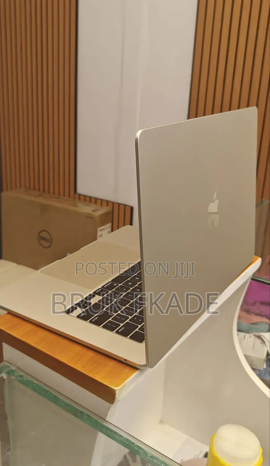 New Laptop Apple MacBook Air 2024 M3 15-Inch 8GB Apple M3 SSD 256GB