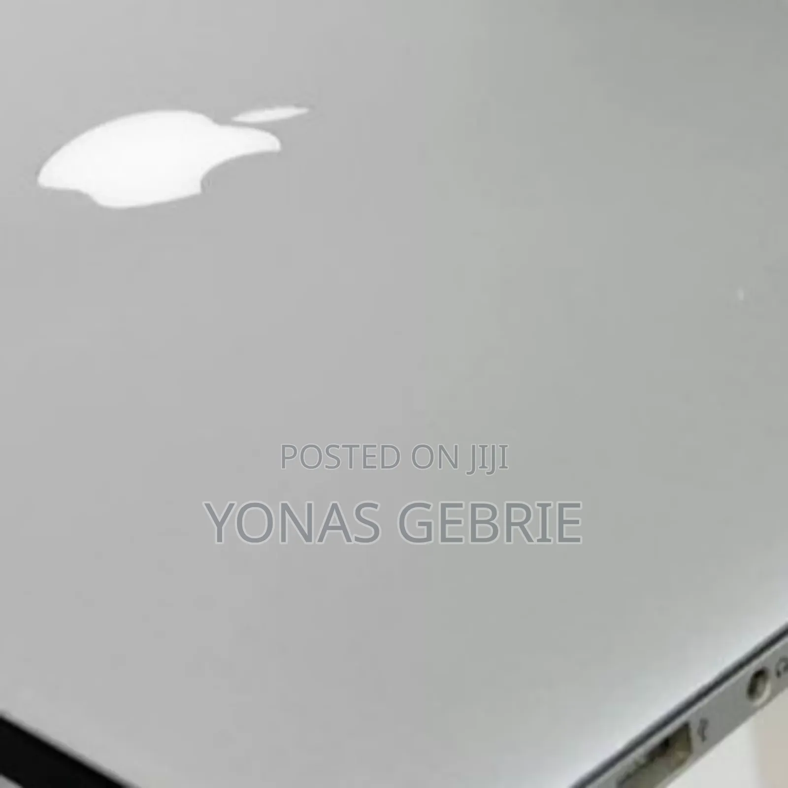 New Laptop Apple MacBook 8GB Intel Core i5 SSD 256GB