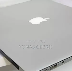 New Laptop Apple MacBook 8GB Intel Core i5 SSD 256GB